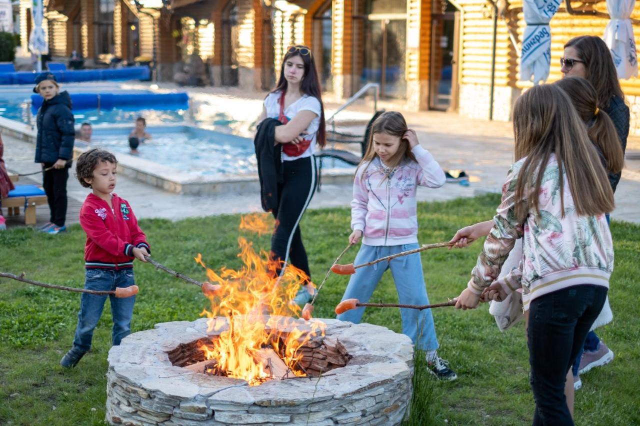 Thermal Camping Βέλινγκραντ Εξωτερικό φωτογραφία